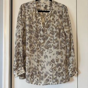 Banana Republic Women’s Silk Blouse Medium Cream Print Button Front